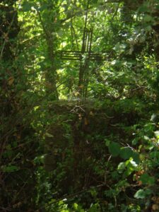 Croix en fer forgé de l'ancien cimetière